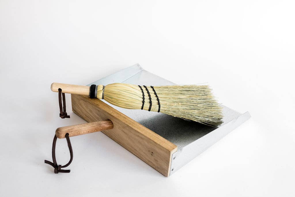 The Metal Dustpan by Millstream