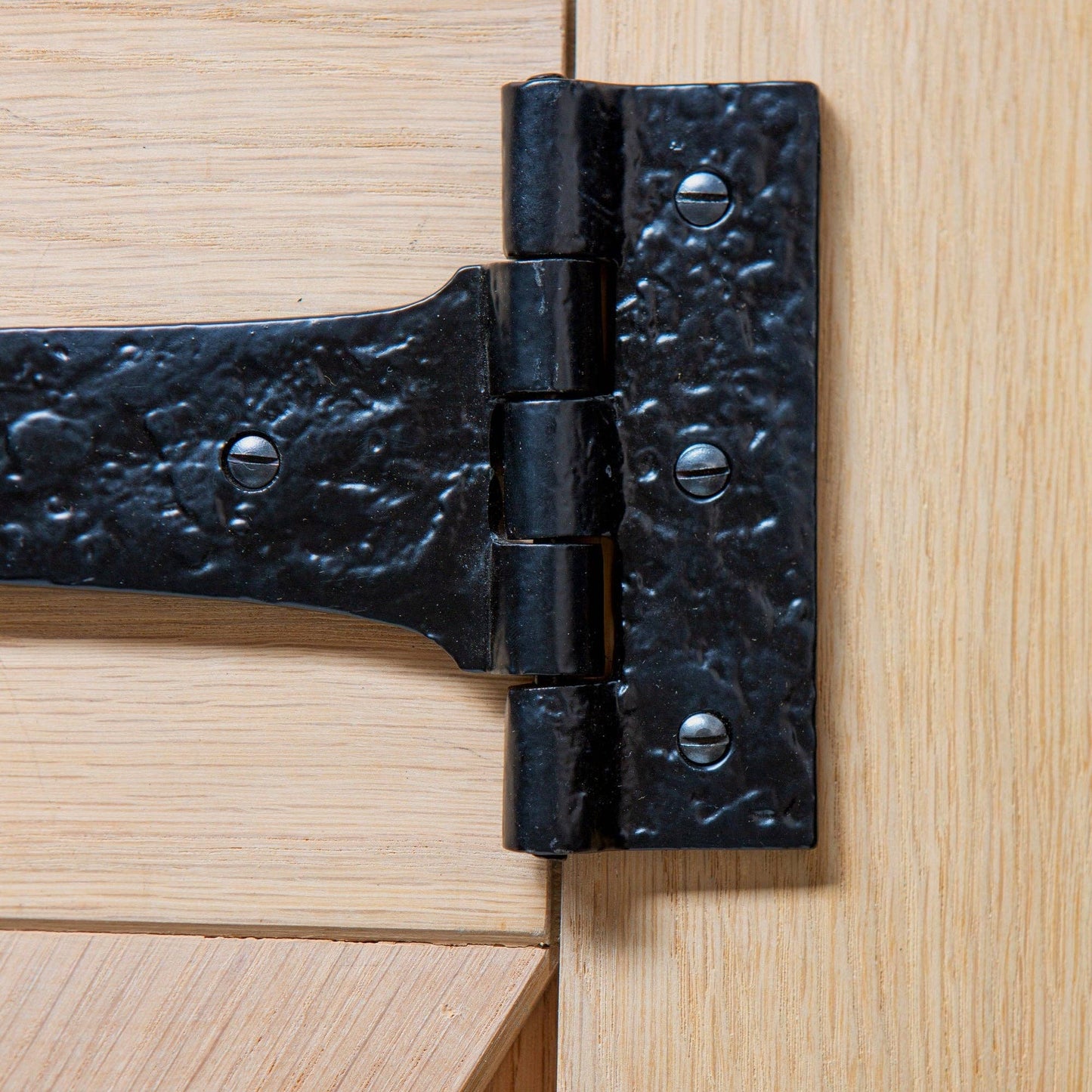 Black T-Hinge With Spade Point 16 Inch Decorative For Small Doors