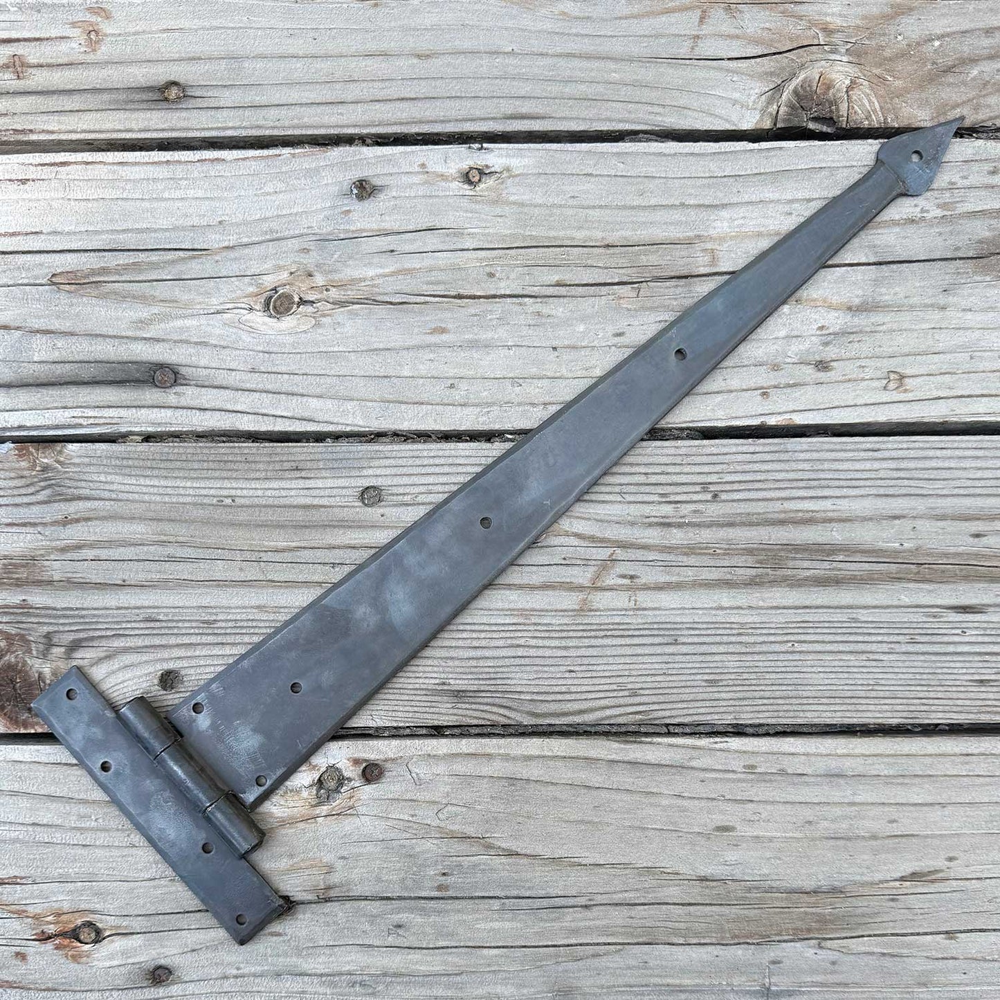 18 Inch Strap T Hinge with Spade / Arrow End Tip - Standard Thickness