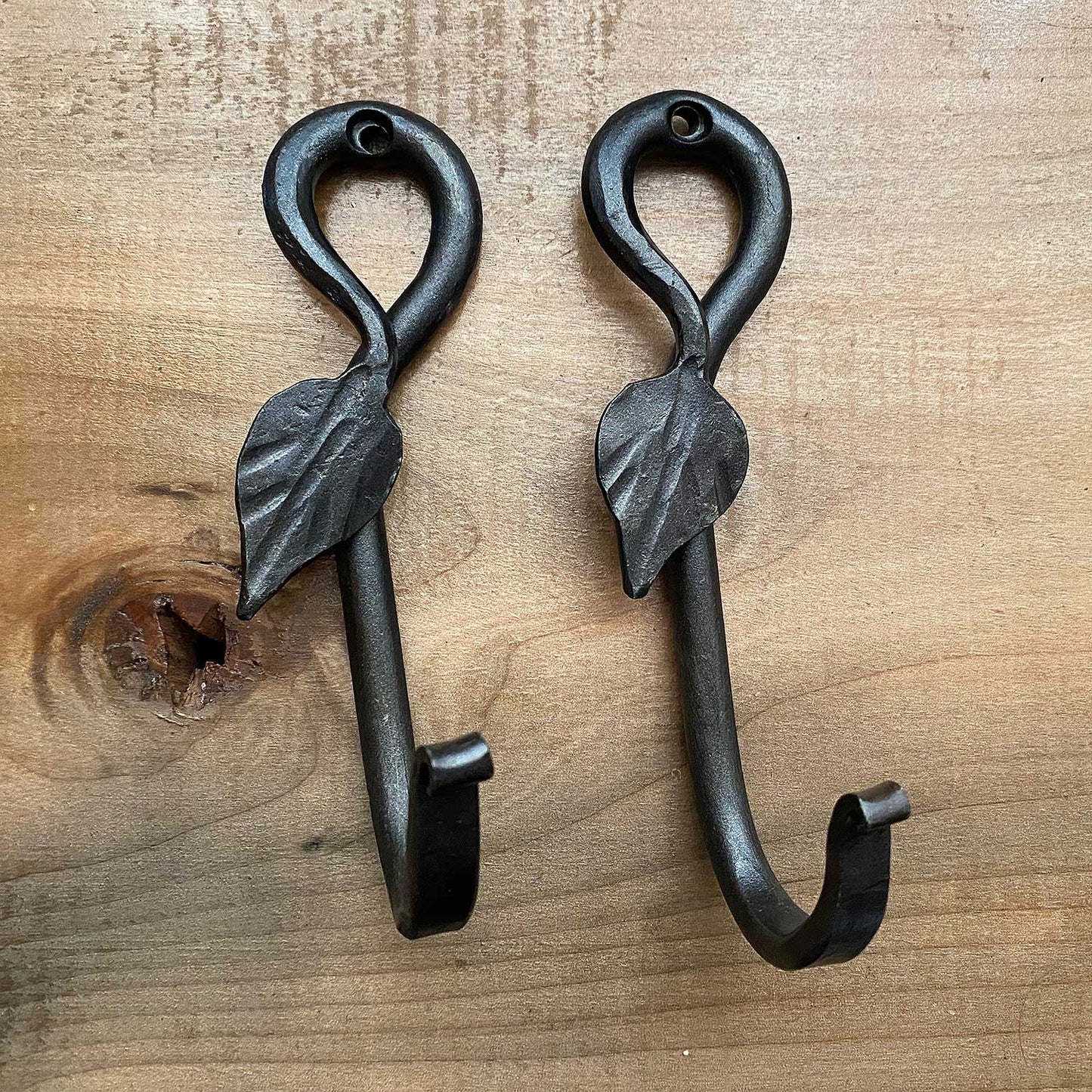 6-Inch Black Iron Leaf Wall Hook with Lacquer Finish by Irvin's Tinware