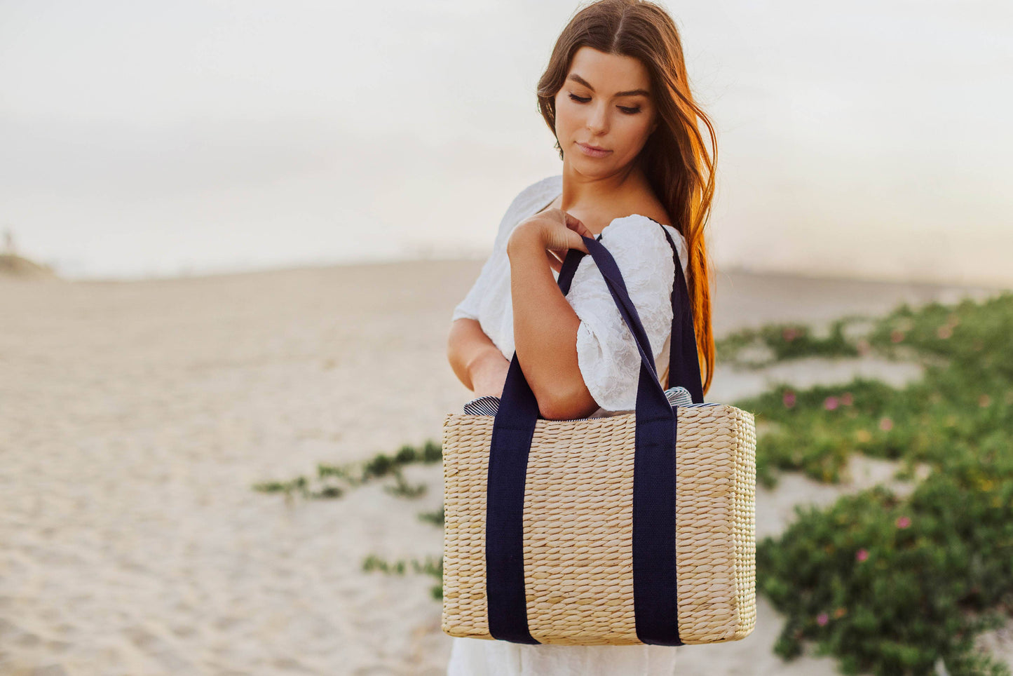 Parisian Picnic Basket - Seagrass With Classy Liner