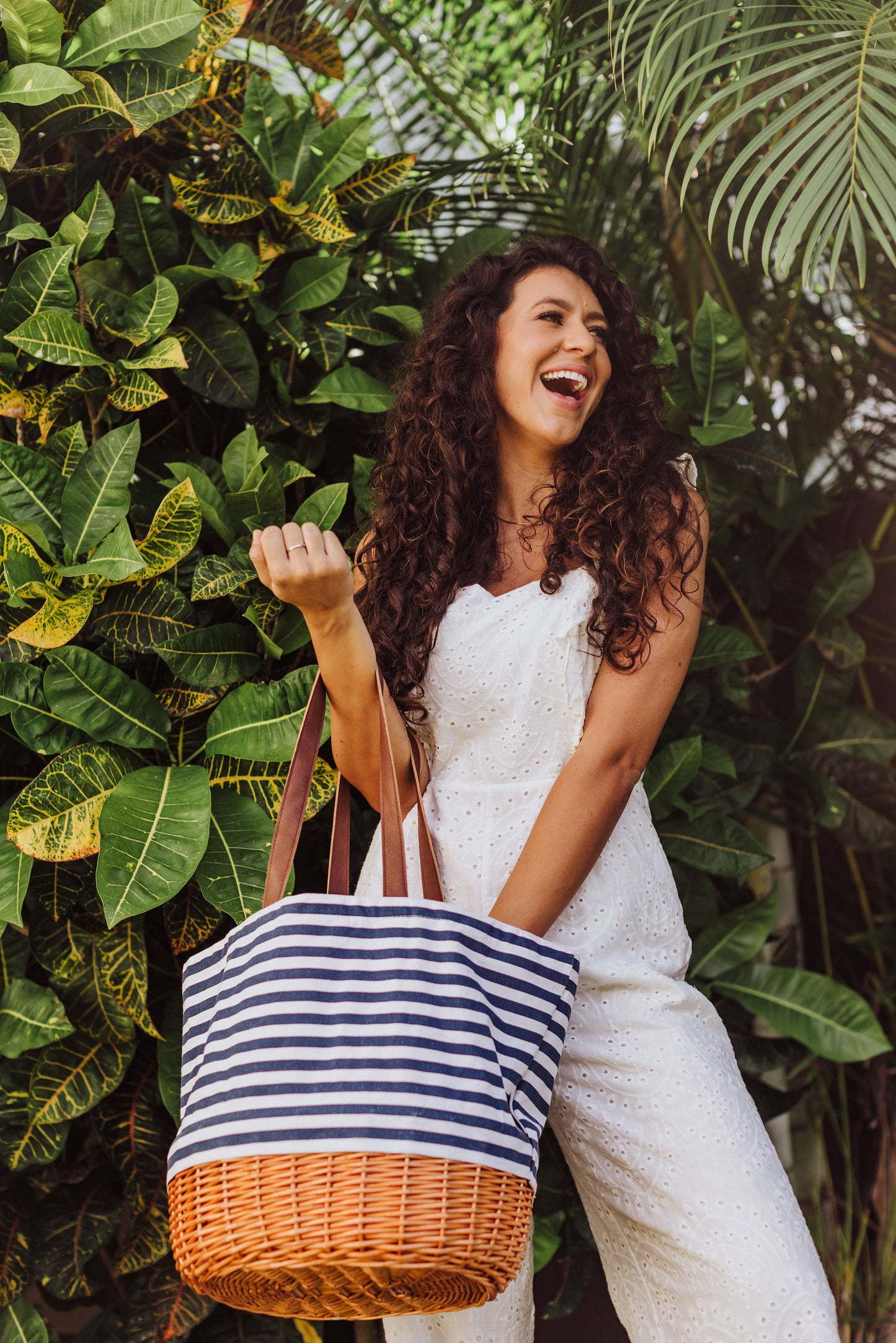 Coronado Canvas and Willow Picnic Basket Tote, (Navy Blue & White)