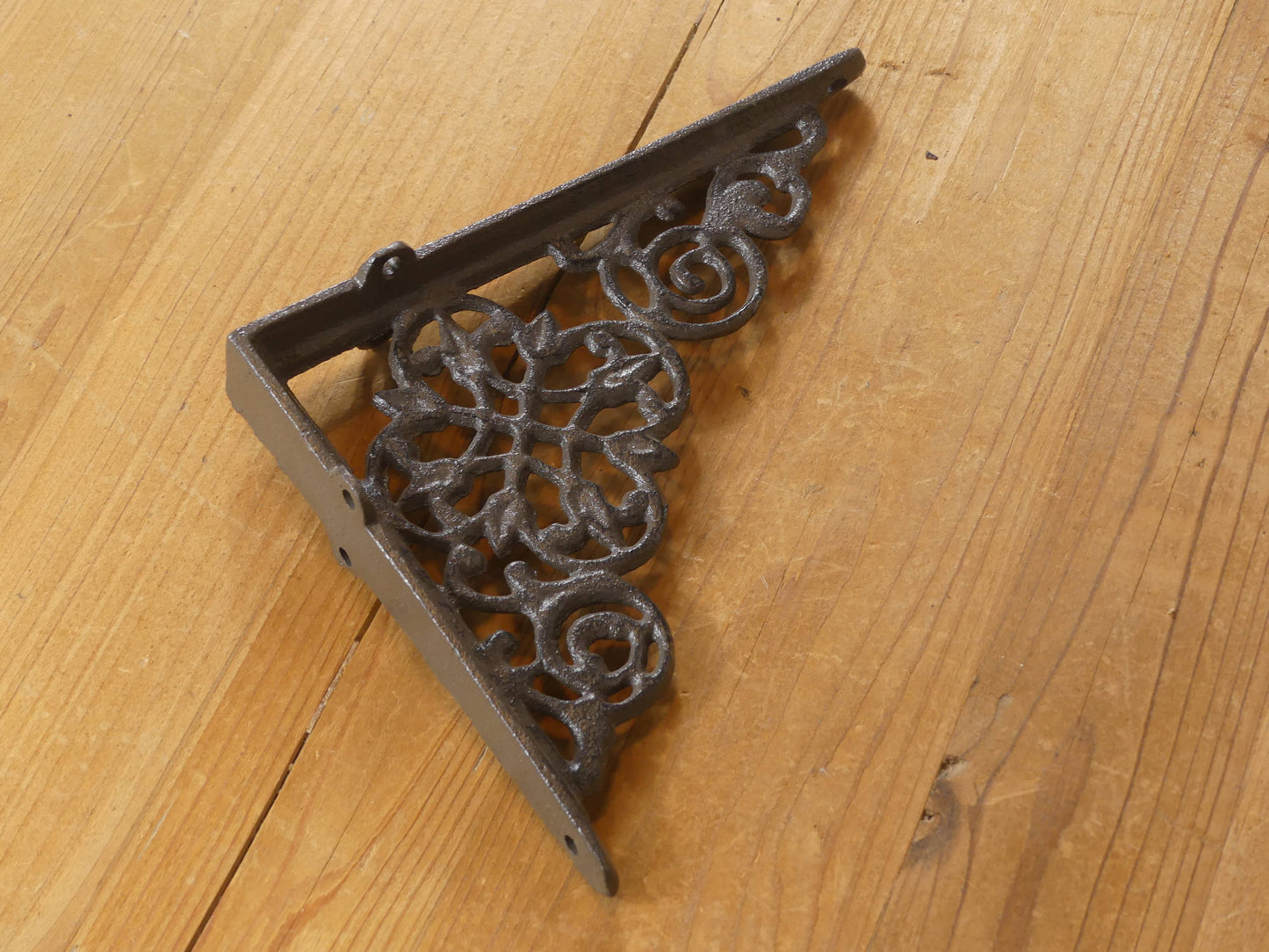 Cast Iron Rustic 7.5" X 6" Wall Bracket