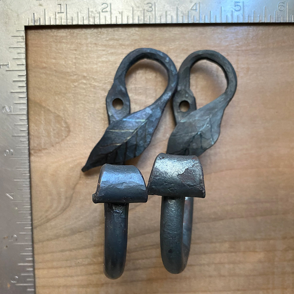 Leaf Hook by James the Bearded Blacksmith GA – Lostwestern