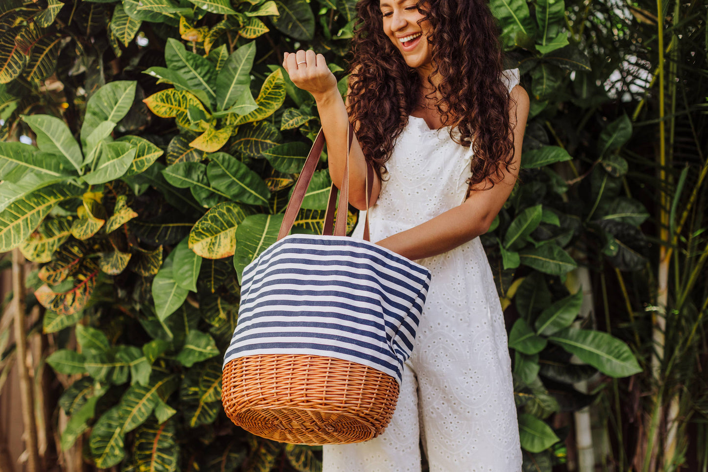 Coronado Canvas and Willow Picnic Basket Tote, (Navy Blue & White)