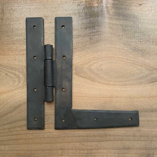 Forged L Hinge Right-Hand With Beeswax Finish 7 Inch