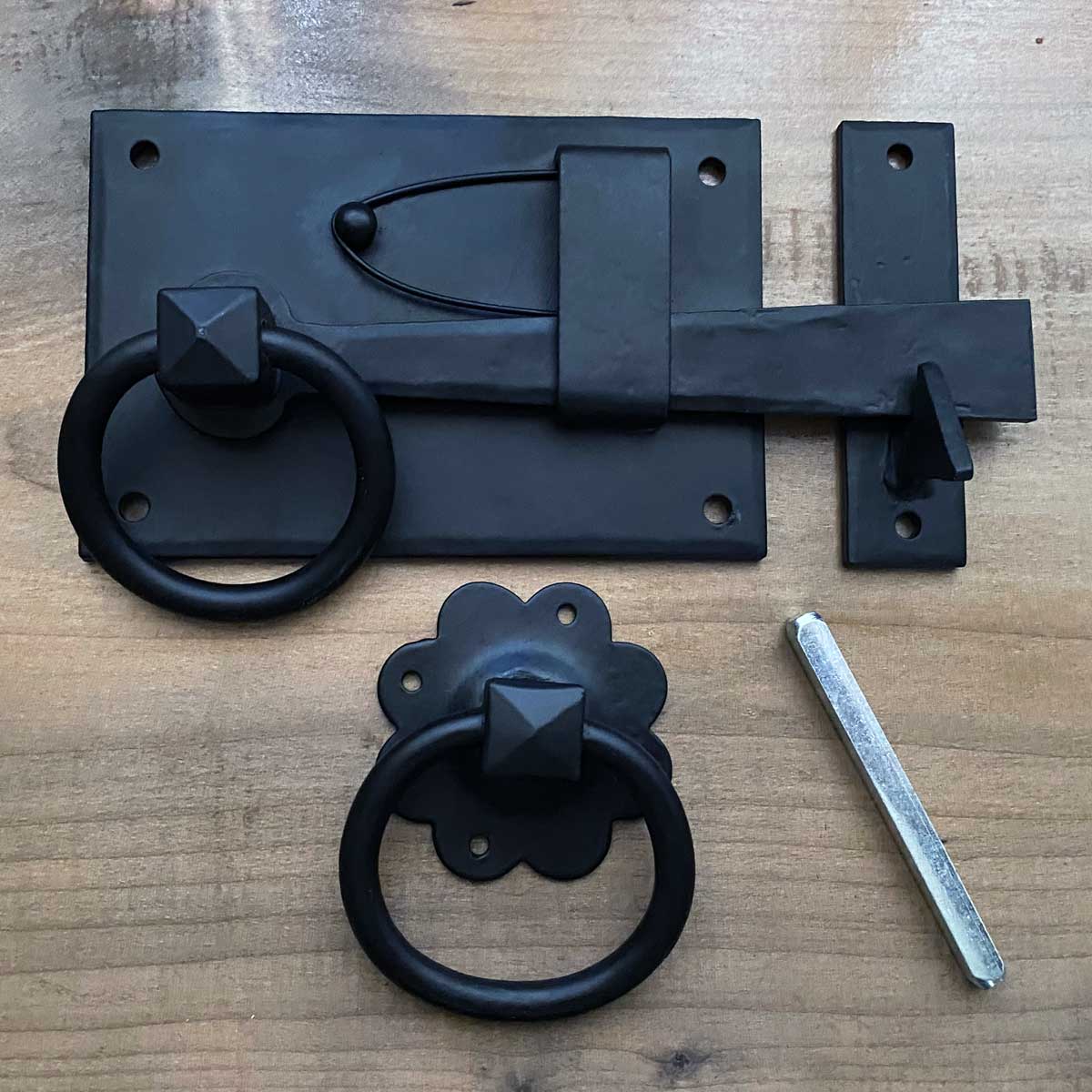 Rustic Style Turning Gate Latch Right-Hand Black Finish