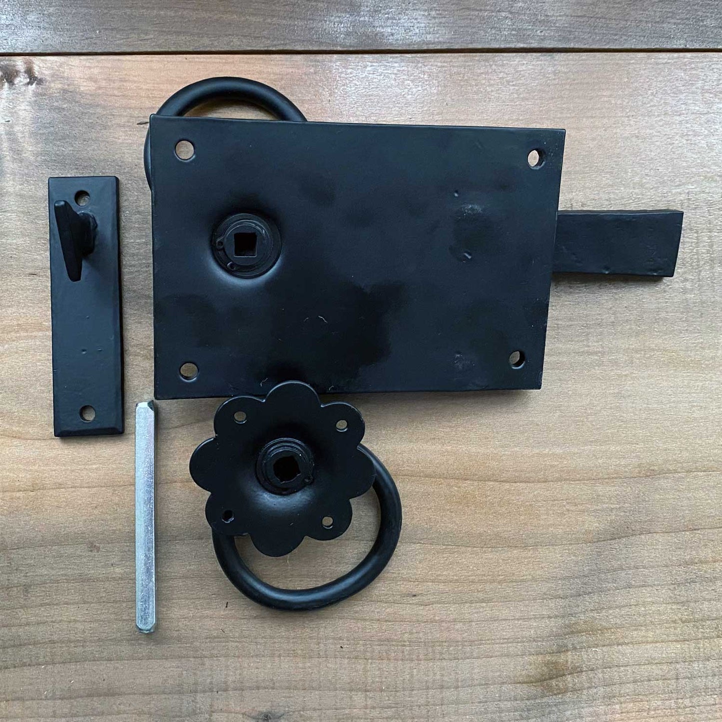 Rustic Style Turning Gate Latch Right-Hand Black Finish