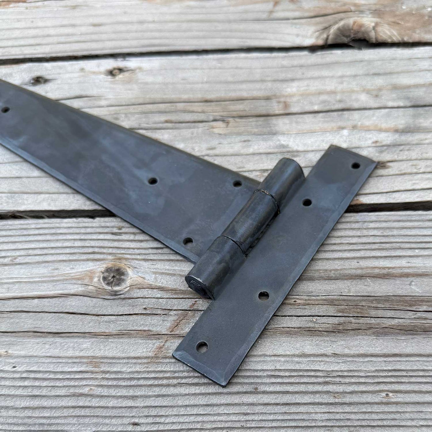 18 Inch Strap T Hinge with Spade / Arrow End Tip - Standard Thickness