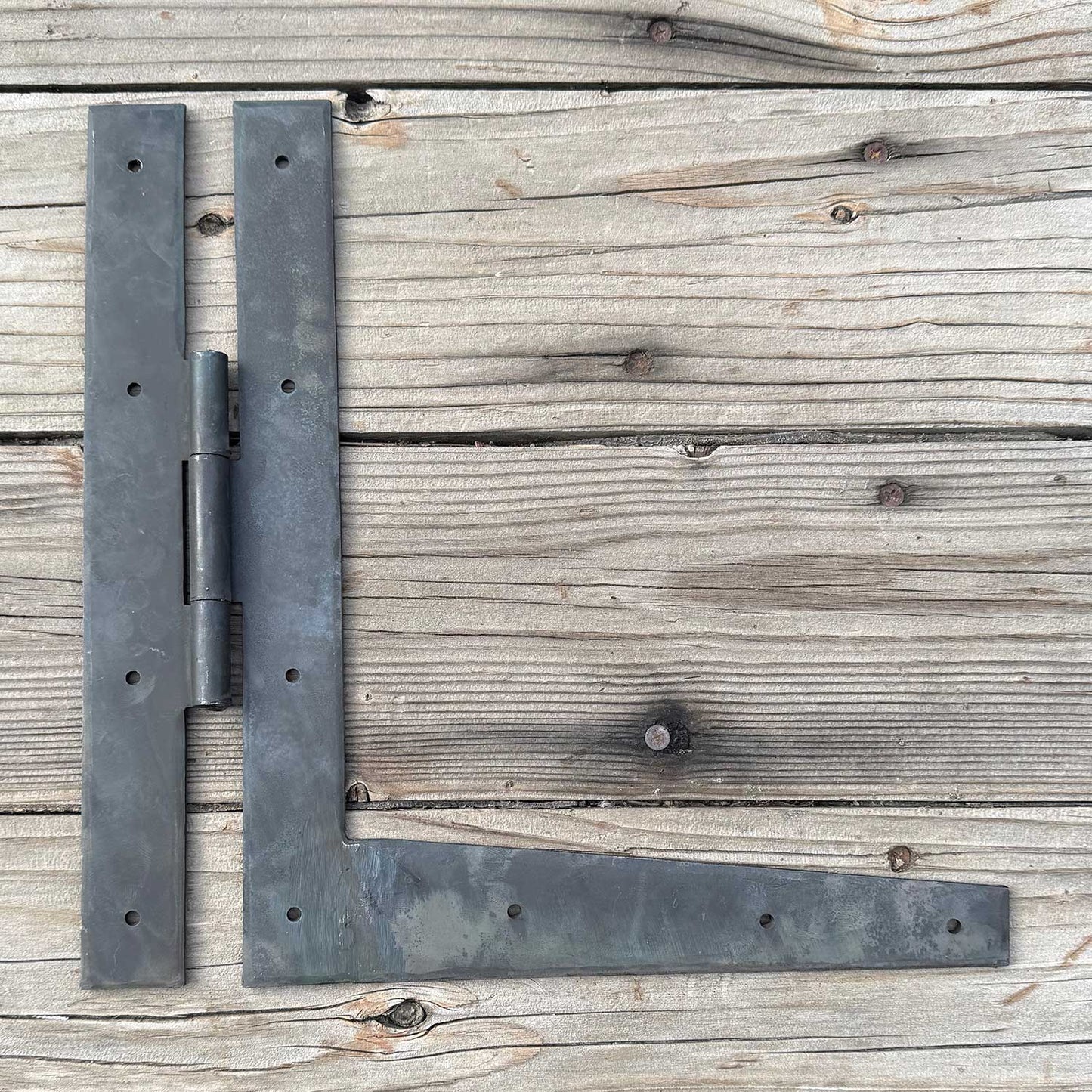 Forged Blacksmith Wax Finish L Hinge 12 Inch - Right Hand