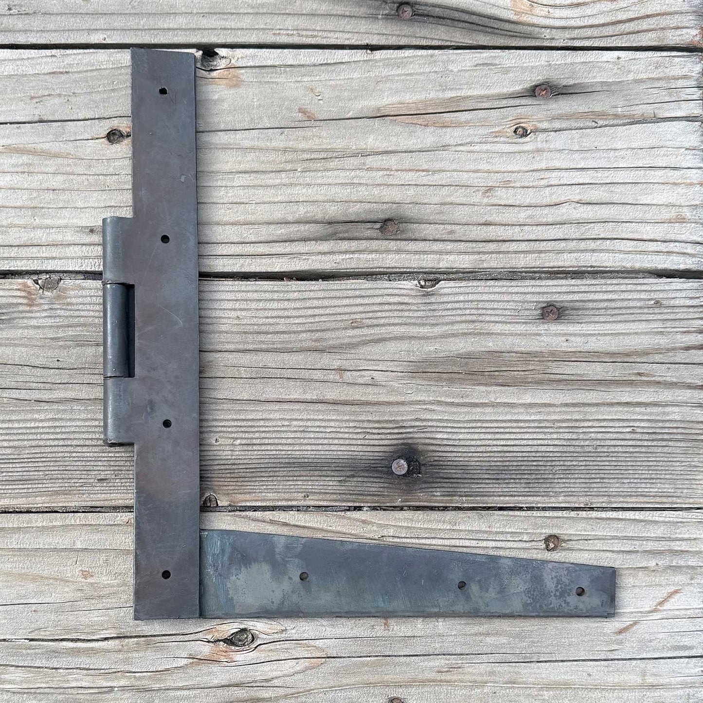 Forged Blacksmith Wax Finish L Hinge 12 Inch - Right Hand