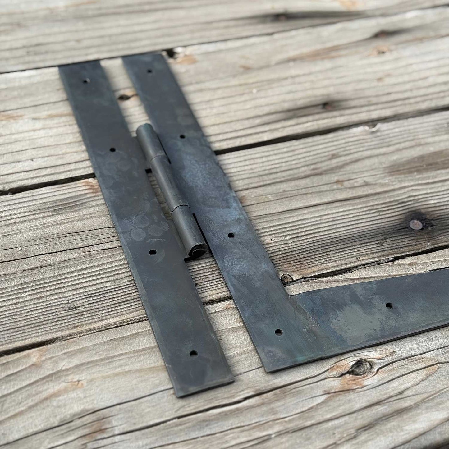 Forged Blacksmith Wax Finish L Hinge 12 Inch - Right Hand