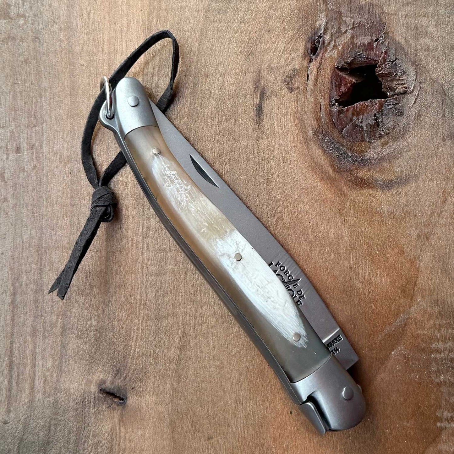 Forge de Laguiole Tradition 11 cm Pocket Knife with Cattle Horn Handle and Satin Finish
