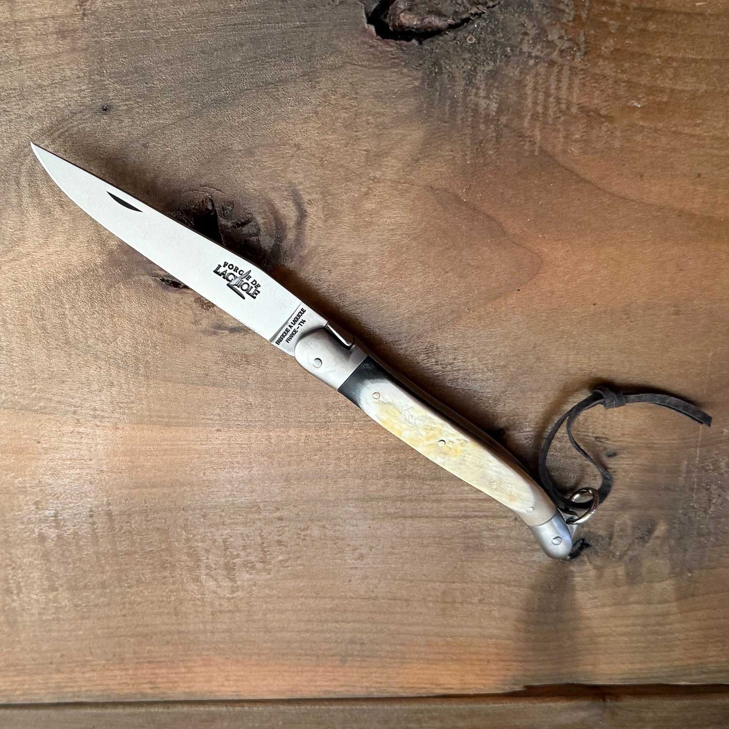 Forge de Laguiole Tradition 11 cm Pocket Knife with Cattle Horn Handle and Satin Finish