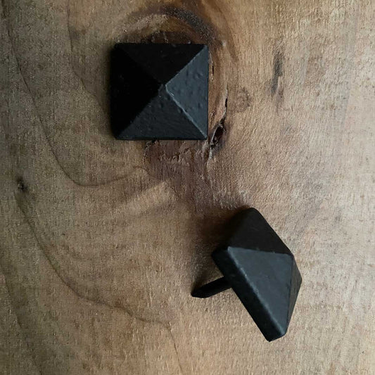 Rustic Clavos Decorative Stud 1 Inch Pyramid Nail Pack of 20