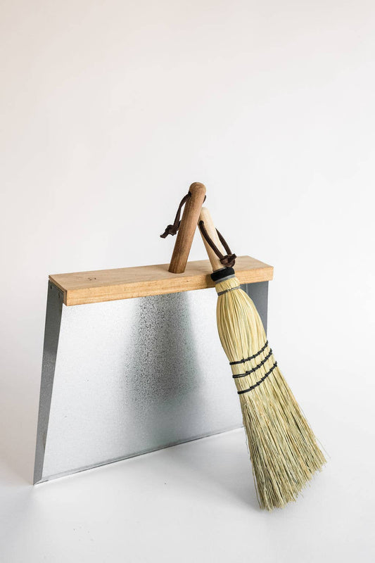 The Metal Dustpan by Millstream